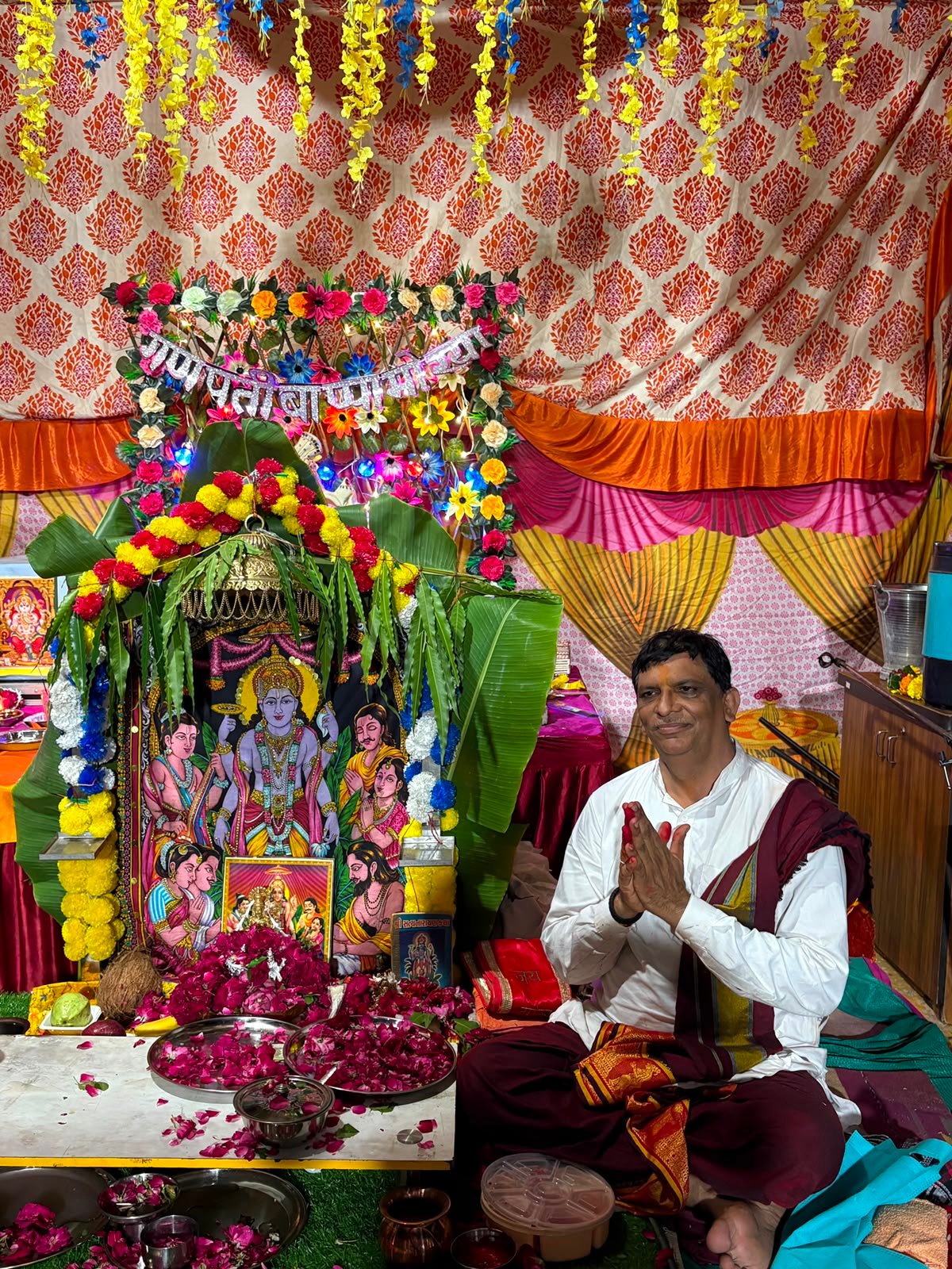 Shastriji conducting sacred ceremony